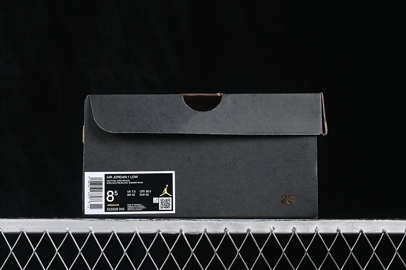 All categories Air Jordan Jordan series basketball shoes Air Jordan 1 Low G version pure original Air Jordan 1 Low AJ1 Joe 1 white gray black hook low-top retro cultural basketball shoes 553558-045